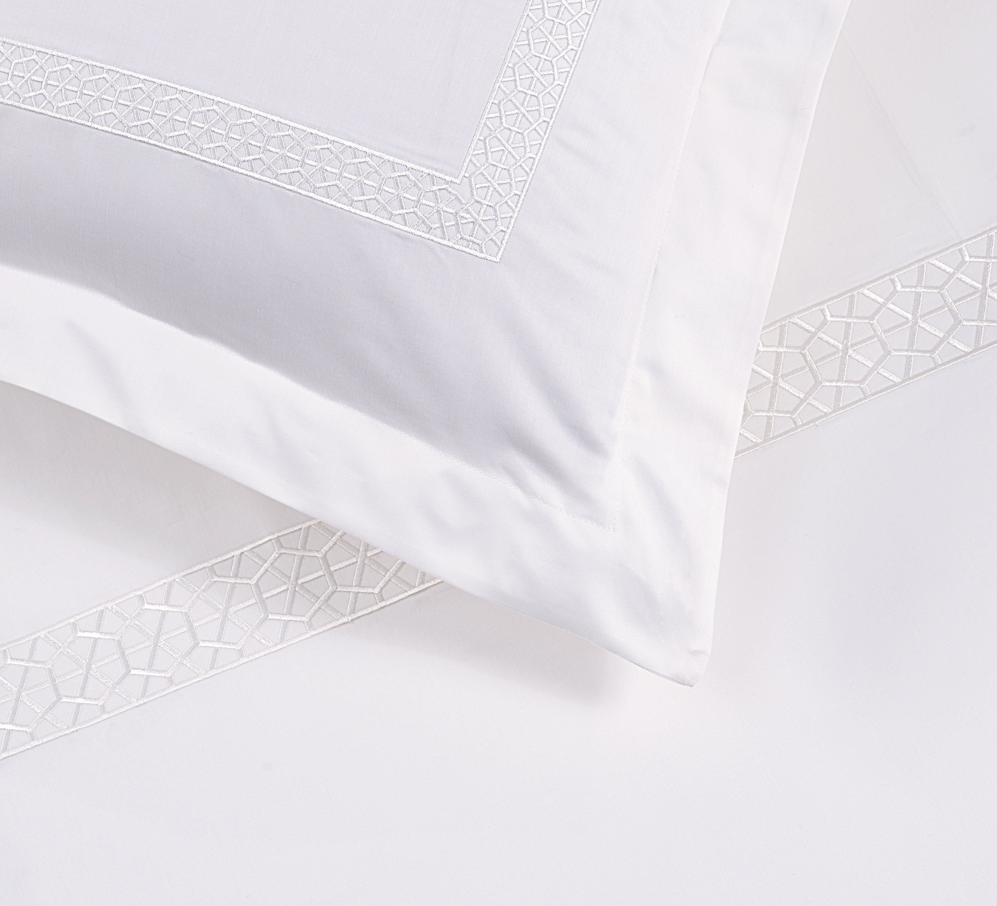 Refet Duvet Cover Set - White